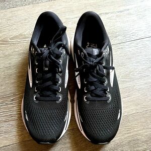 Brooks black ghost 15 shoes